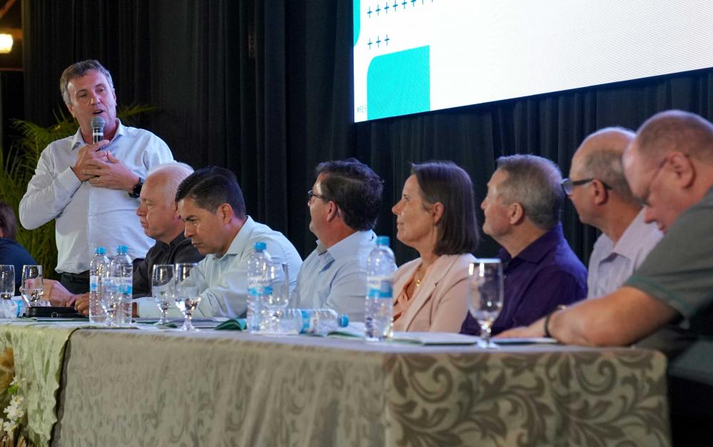 Quatro décadas dedicadas ao Cooperativismo: Ivair Chiella é reconduzido à presidência do Sicoob MaxiCrédito