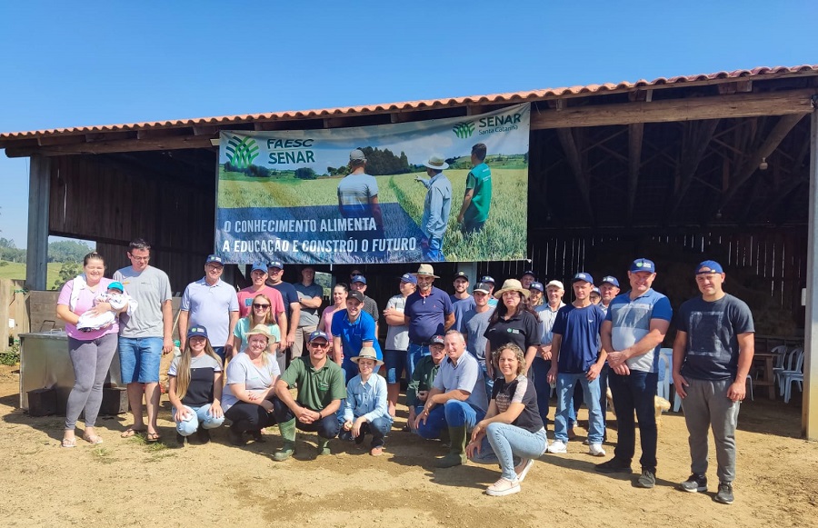 Produtores de leite do Sul de SC aperfeiçoam conhecimento sobre manejo de pastagens de inverno