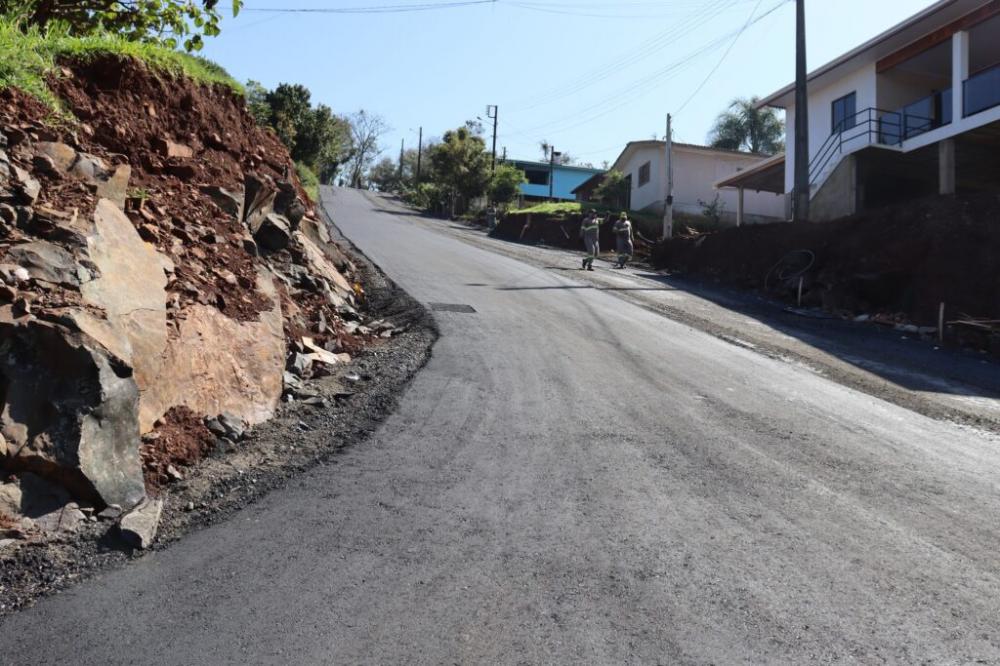 Parte da Rua Sergipe é pavimentada em Coronel Freitas