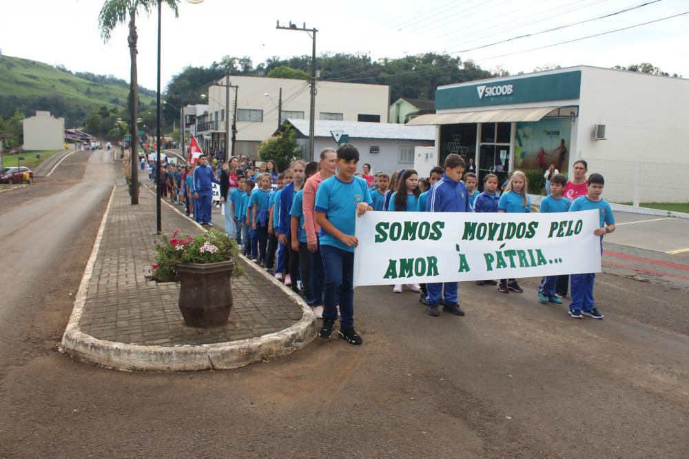 Santiago do Sul celebra a Independência do Brasil com desfile cívico 