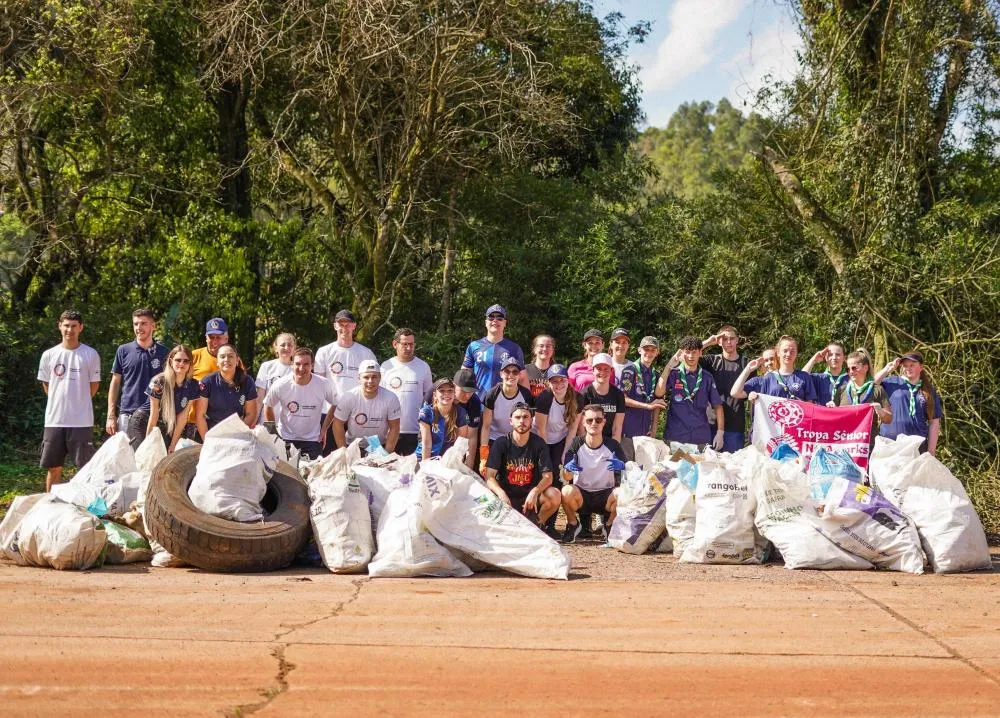Fundação Aury Luiz Bodanese premia destaques da 1ª Caminhada Ambiental