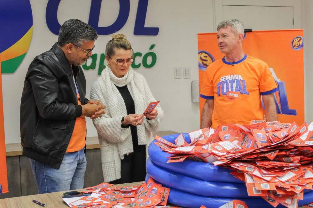 Semana Total: CDL Chapecó premia consumidora com uma Honda Biz 0 km