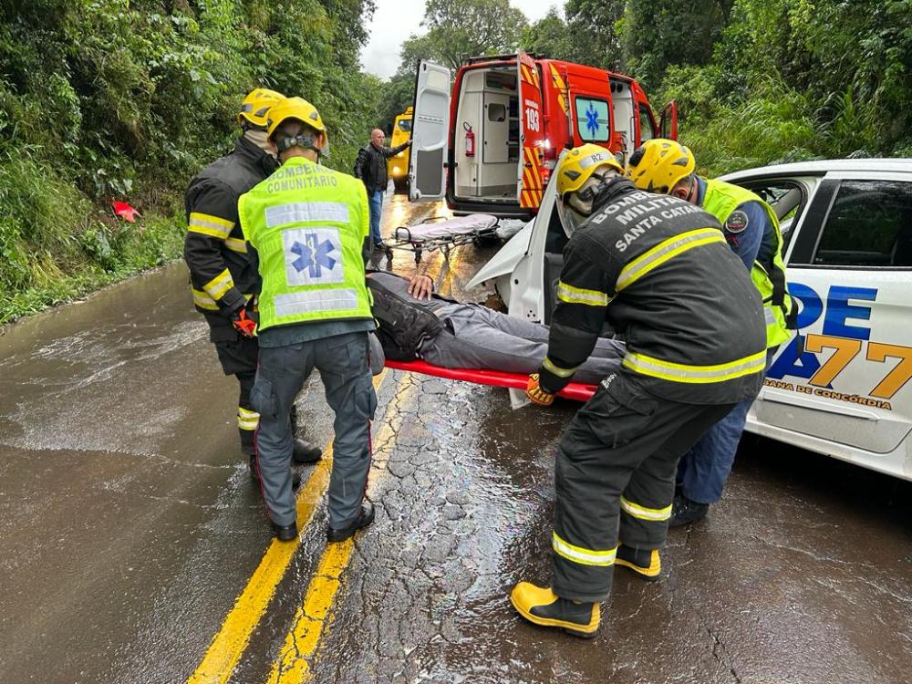 Colisão frontal na SC 283 entre Seara/Arvoredo