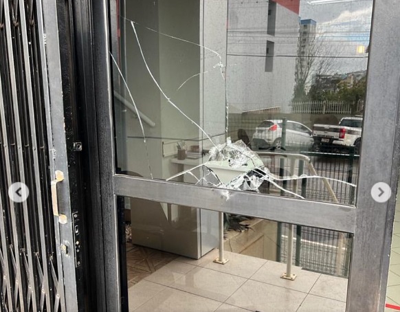 Ação rápida da Polícia Militar e Civil resulta na prisão de homem que praticou danos contra o fórum de Xaxim