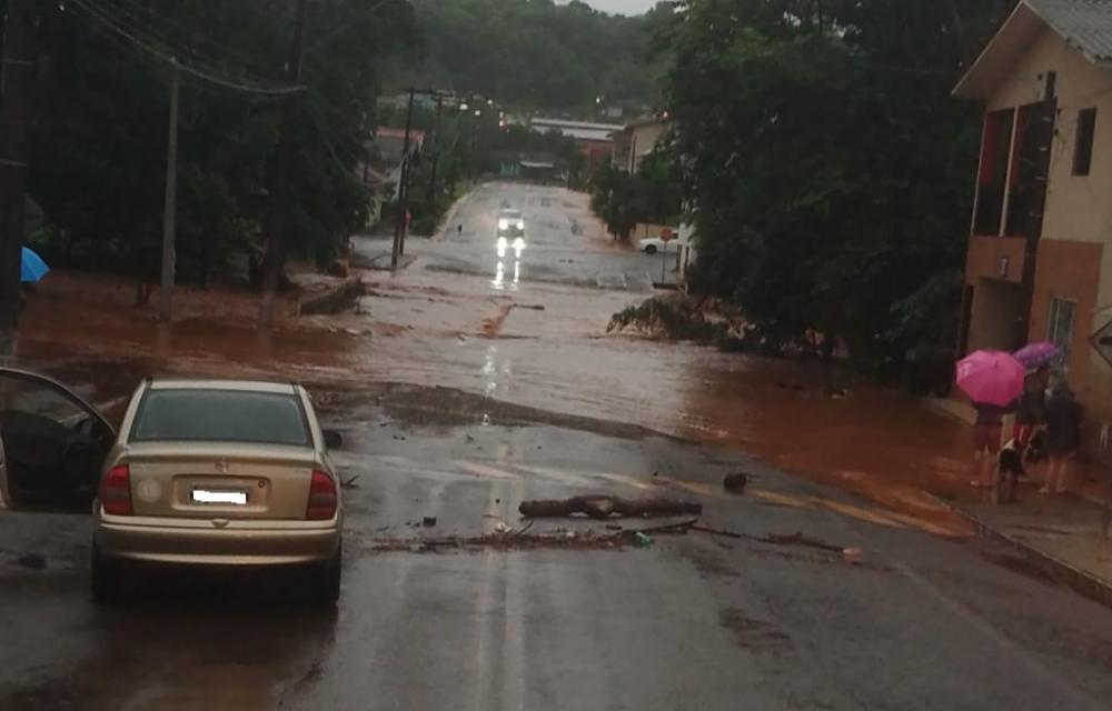 Santiago do Sul registra pontos de alagamento em razão das chuvas 