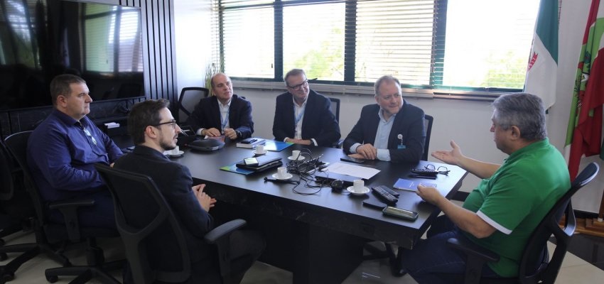 Prefeito trata de habitação e Efapi com novo superintendente da Caixa